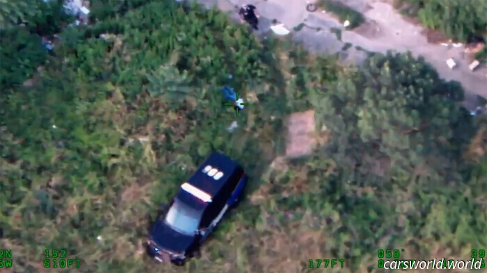 Adolescente investito dalla polizia, ma gli agenti hanno sostenuto che aveva colpito il SUV | Carscoops